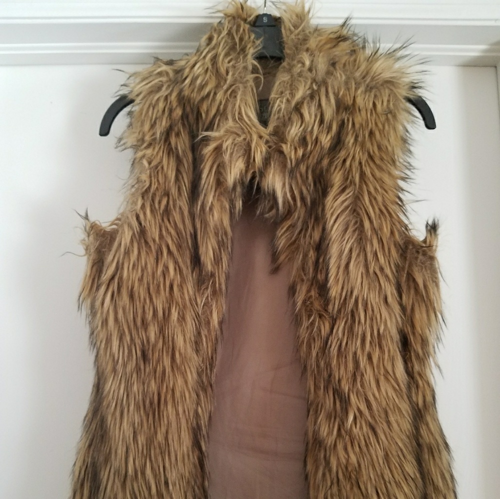 CiSono Striped Faux Fur Vest!